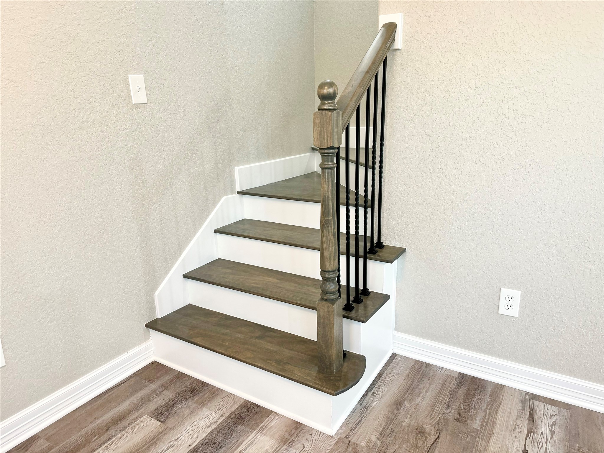 511 Caisson Street Surfside Beach, TX 77541 - Photo 17 of 33 a view of entryway with wooden floor
