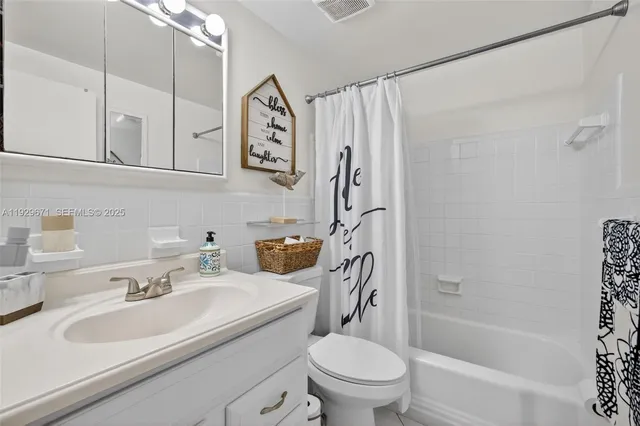 $123,000 | 800 Southwest 10th Terrace, Unit 4T, Hallandale Beach, FL 33009