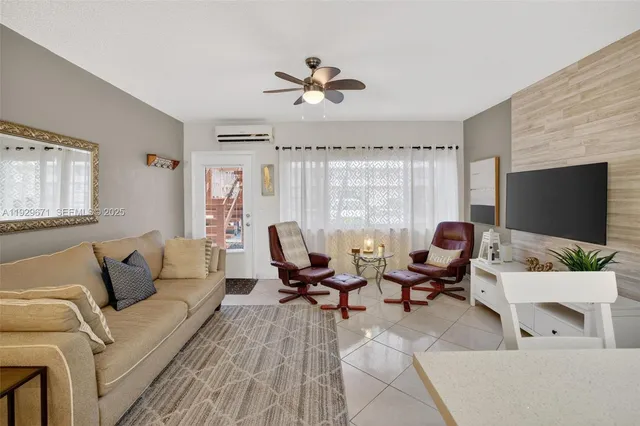 $123,000 | 800 Southwest 10th Terrace, Unit 4T, Hallandale Beach, FL 33009