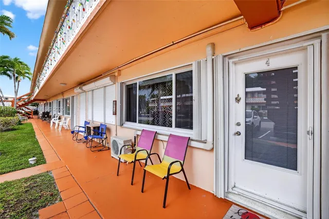 $123,000 | 800 Southwest 10th Terrace, Unit 4T, Hallandale Beach, FL 33009