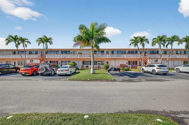 $123,000 | 800 Southwest 10th Terrace, Unit 4T, Hallandale Beach, FL 33009