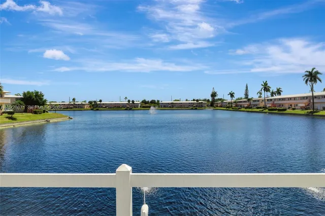 $123,000 | 800 Southwest 10th Terrace, Unit 4T, Hallandale Beach, FL 33009