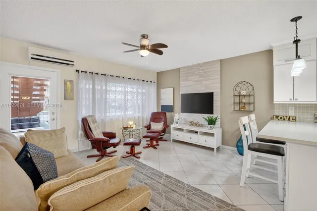 $123,000 | 800 Southwest 10th Terrace, Unit 4T, Hallandale Beach, FL 33009