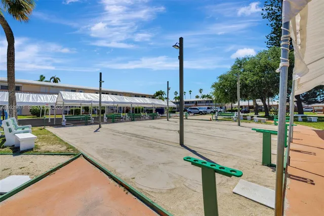 $123,000 | 800 Southwest 10th Terrace, Unit 4T, Hallandale Beach, FL 33009