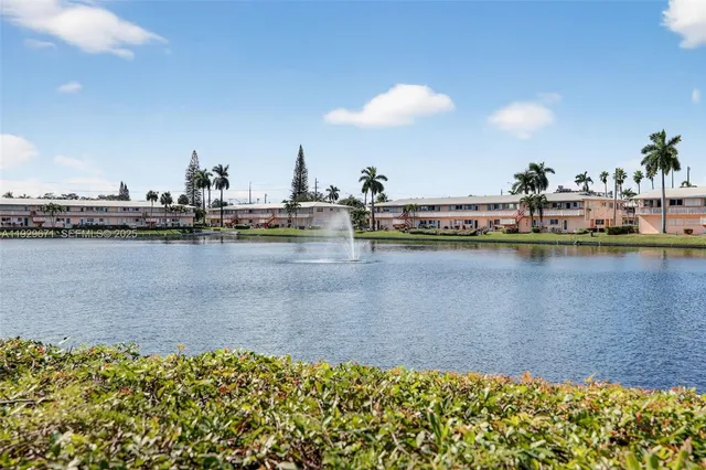 $123,000 | 800 Southwest 10th Terrace, Unit 4T, Hallandale Beach, FL 33009