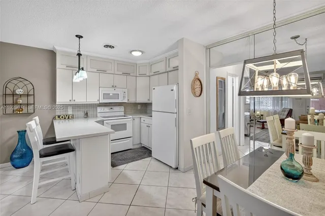 $123,000 | 800 Southwest 10th Terrace, Unit 4T, Hallandale Beach, FL 33009