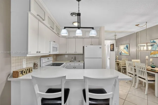 $123,000 | 800 Southwest 10th Terrace, Unit 4T, Hallandale Beach, FL 33009