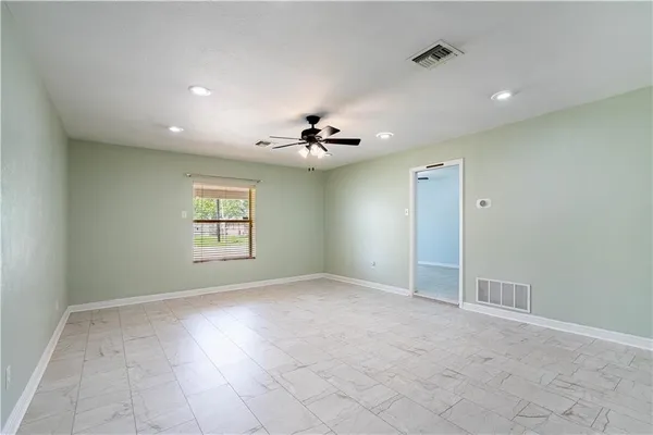 $3,500 | 3838 Floerke Road, Portland, TX 78374