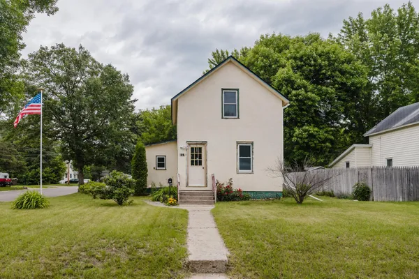 $194,000 | 924 3rd Avenue Northeast, Brainerd, MN 56401
