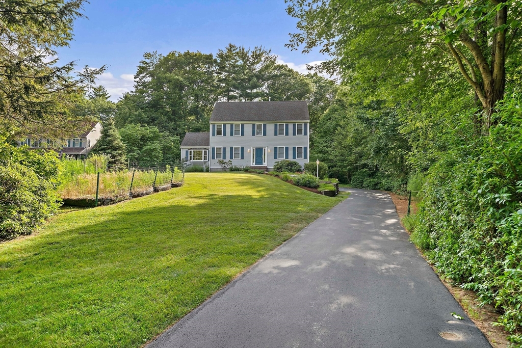 29 Indian Ridge Bridgewater, MA 02324 - Photo 3 of 34 Gallery Image 3