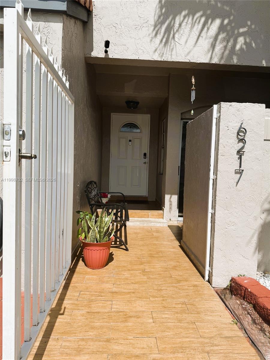 6217 Southwest 128th Place Miami, FL 33183 - Photo 3 of 47