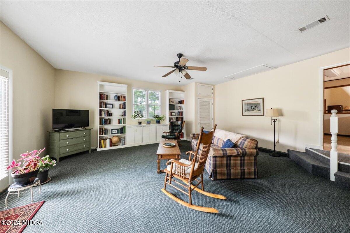 6271 Stapleton Road Macon, GA 31206 - Photo 22 of 41 a view of a livingroom with furniture