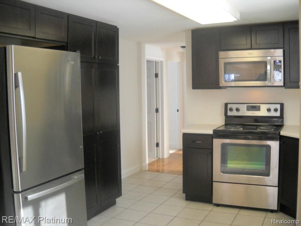 4769 Cass Elizabeth Road Waterford, MI 48327 - Photo 18 of 18 KITCHEN