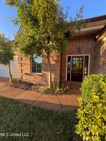 $285,000 | 909 Falcon Street, Senatobia, MS 38668