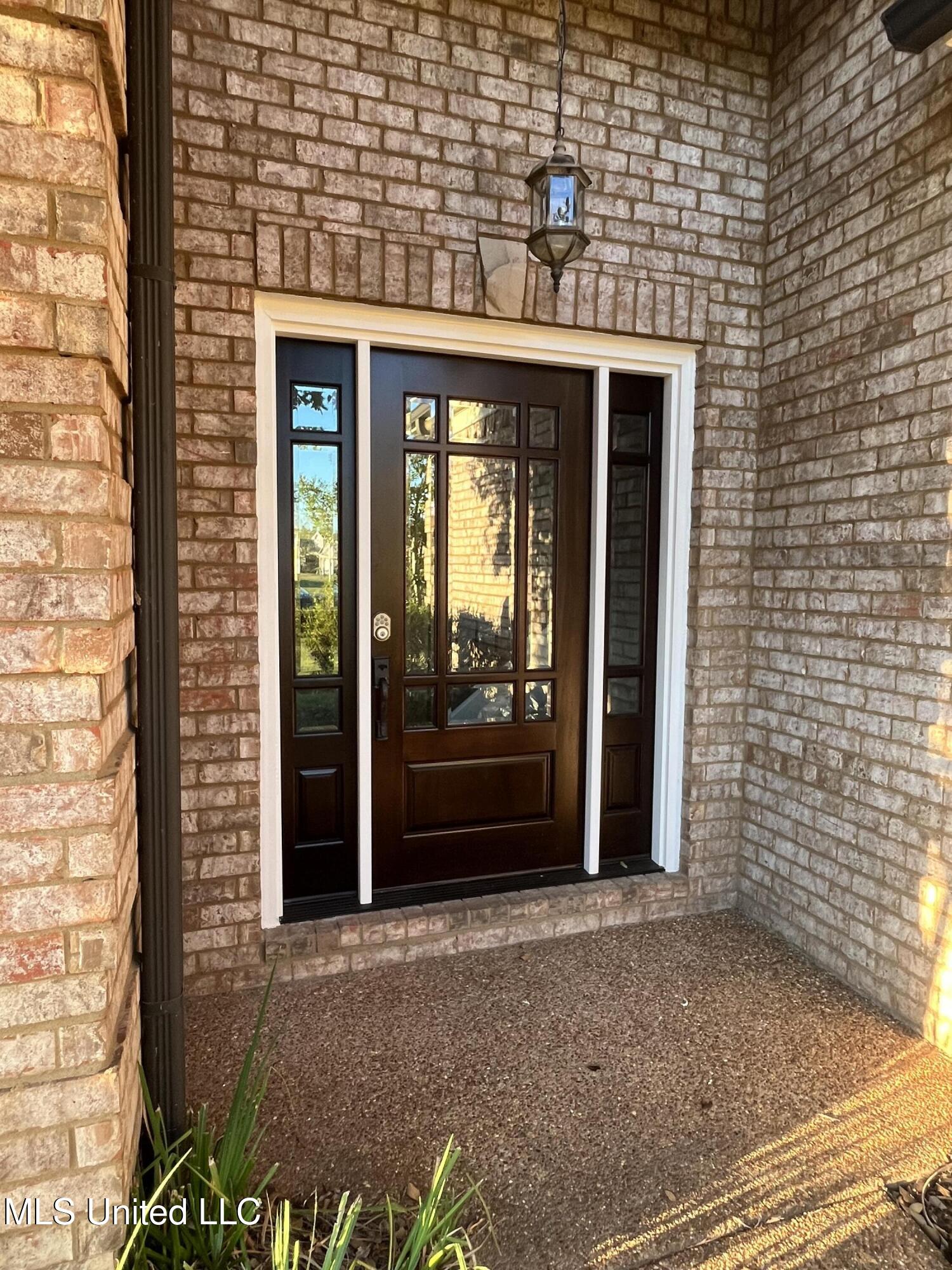 909 Falcon Street Senatobia, MS 38668 - Photo 4 of 8 IMG_4908