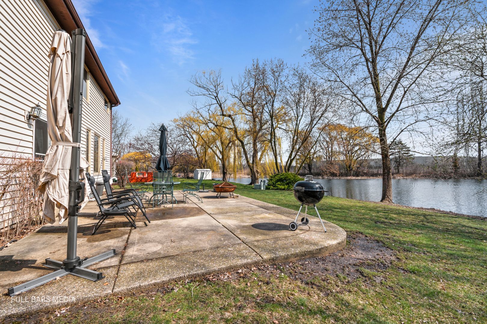 535 Denoyer Trail Wheeling, IL 60090 - Photo 40 of 45 a house with trees in the background