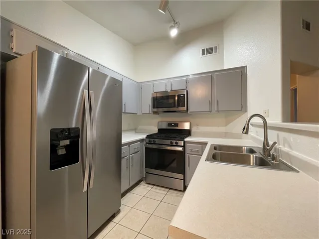 $1,300 | 1881 West Alexander Road, Unit 2088, North Las Vegas, NV 89032