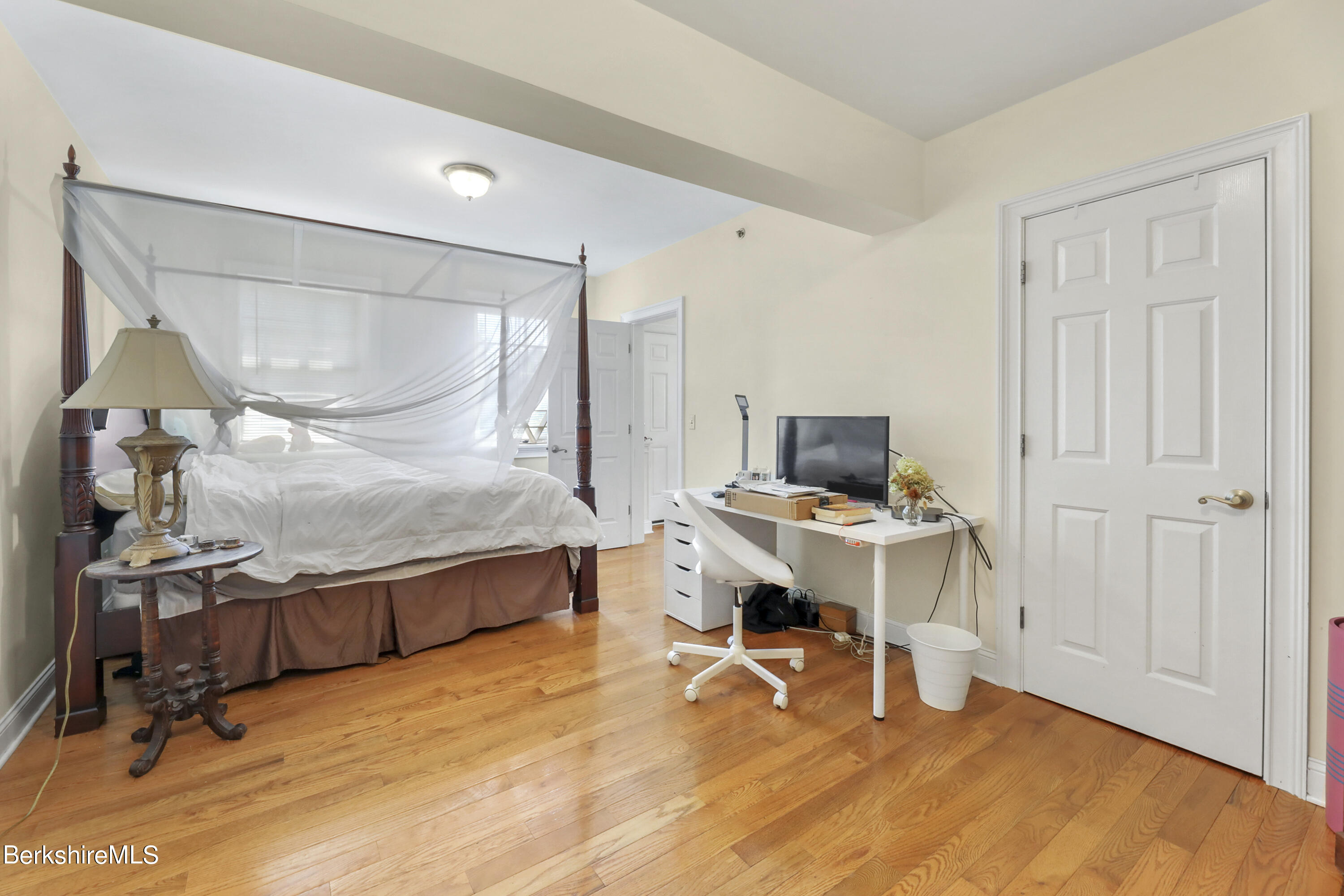 29 Main Street West Stockbridge, MA 01266 - Photo 19 of 51 a room with table and chairs