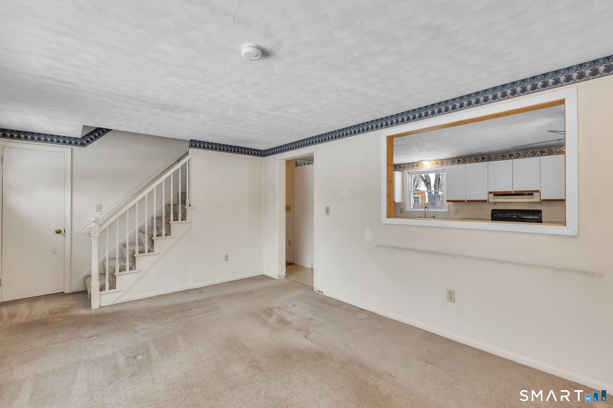 337 Abbe Road Enfield, CT 06082 - Photo 5 of 29