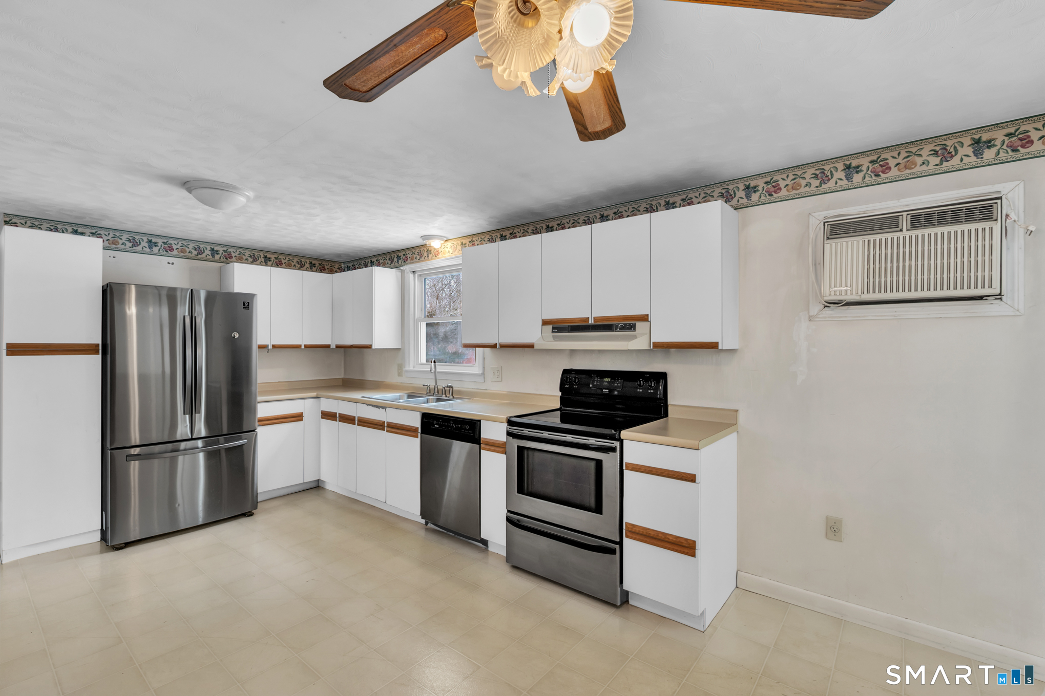 337 Abbe Road Enfield, CT 06082 - Photo 10 of 29