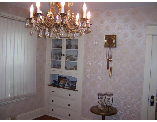 26 Ardmore Street Springfield, MA 01104 - Photo 7 of 22 Gallery Image 7