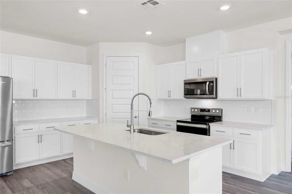 1757 Hummingbird Road Winter Haven, FL 33884 - Photo 7 of 30
