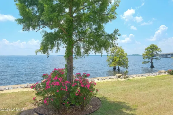 $1,795,000 | 108 Wharf Landing Drive, Edenton, NC 27932