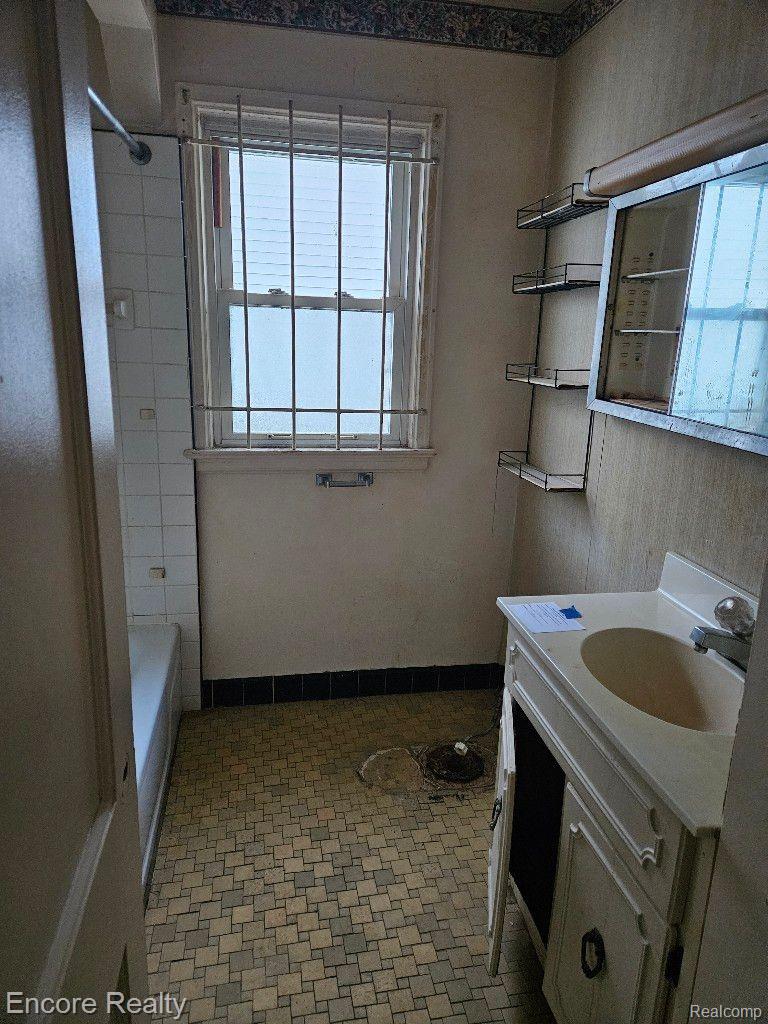 9039 Rutland Street Detroit, MI 48228 - Photo 12 of 19 Gallery Image 12