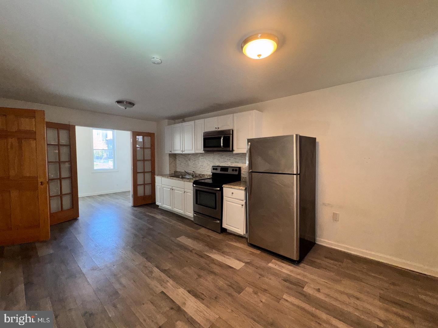 2050 Reed Street Philadelphia, PA 19146 - Photo 8 of 23 UNIT 1: KITCHEN