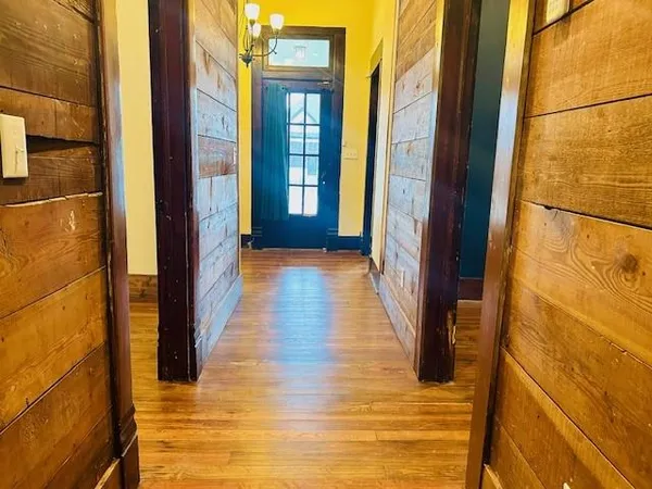 $1,800 | 627 West Chestnut Street, Denison, TX 75020