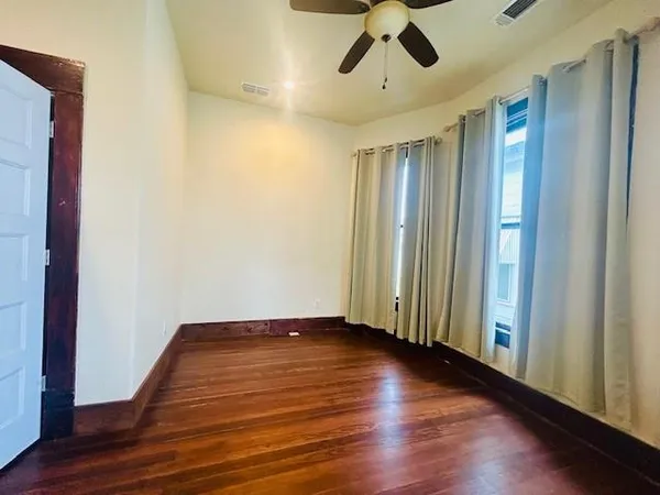 $1,800 | 627 West Chestnut Street, Denison, TX 75020