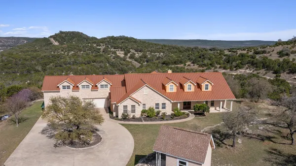 $1,500,000 | 25003 Montana Creek Crossing, Marble Falls, TX 78654