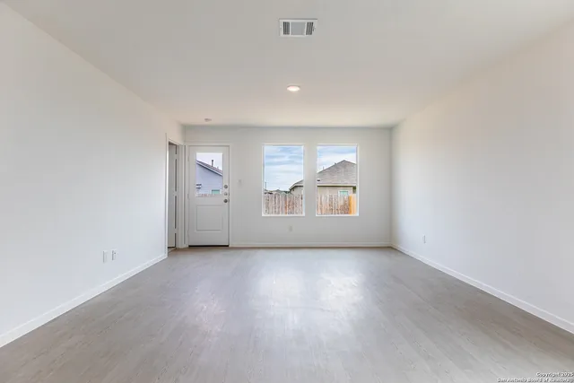 $1,500 | 787 Bullsnake Trail, New Braunfels, TX 78132