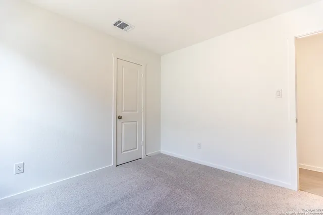 $1,500 | 787 Bullsnake Trail, New Braunfels, TX 78132