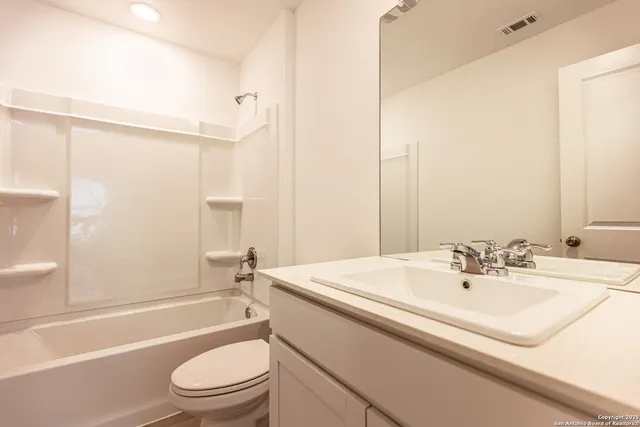 $1,500 | 787 Bullsnake Trail, New Braunfels, TX 78132