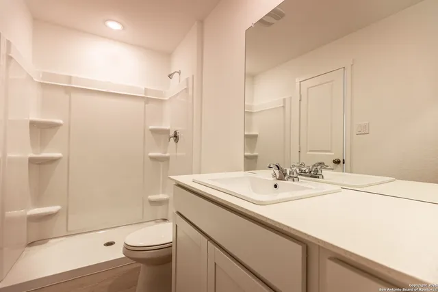 $1,500 | 787 Bullsnake Trail, New Braunfels, TX 78132