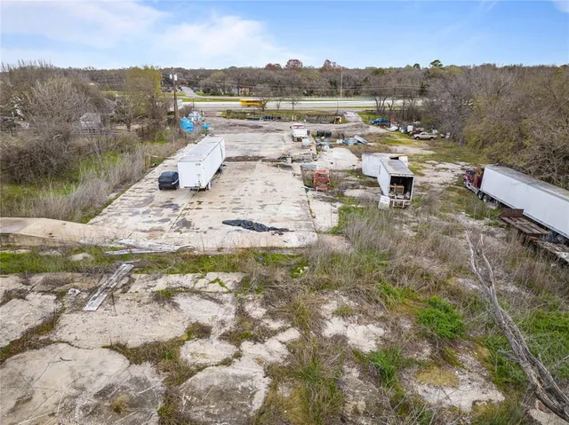 $1,000,000 | 9105 C F Hawn Freeway, Dallas, TX 75217