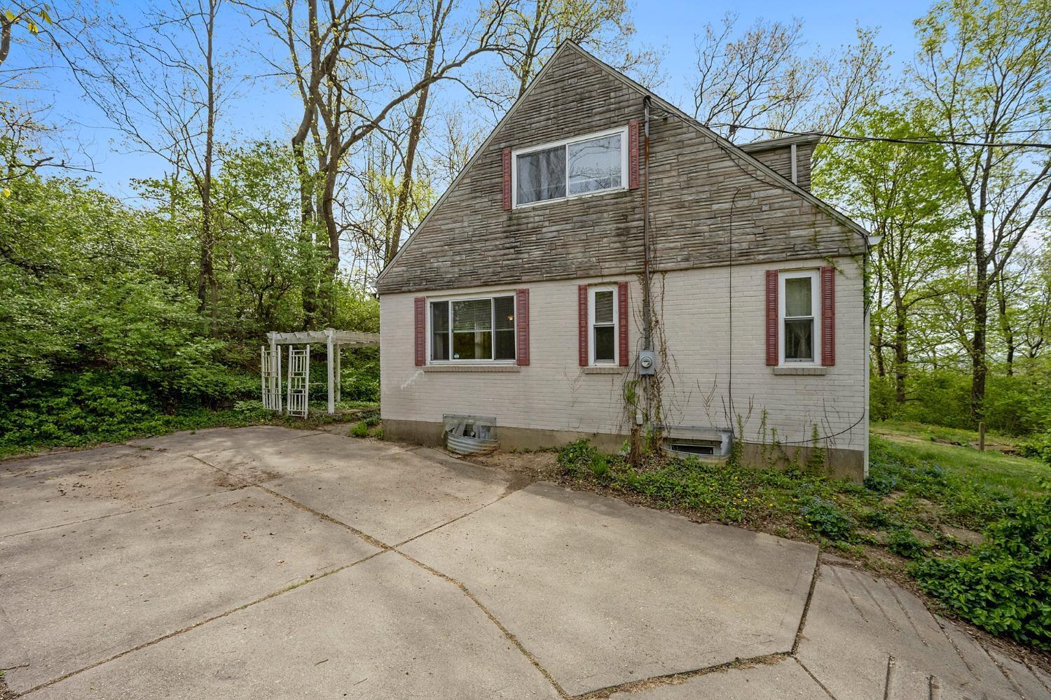 5802 Winton Ridge Lane Cincinnati, OH 45224 - Photo 2 of 30 Gallery Image 2