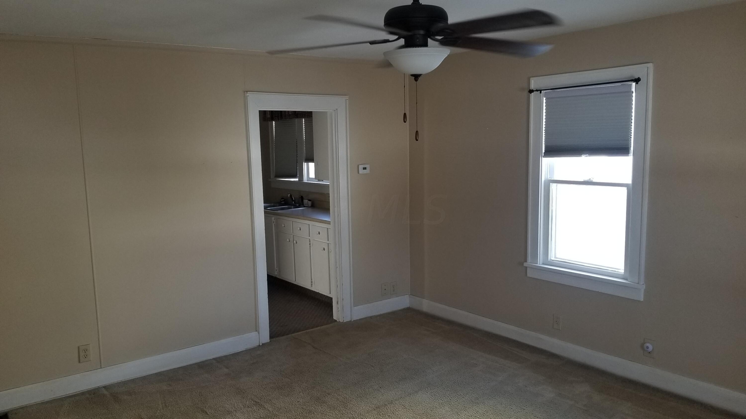 493 Beacon Road Newark, OH 43055 - Photo 8 of 27 20220206_144810