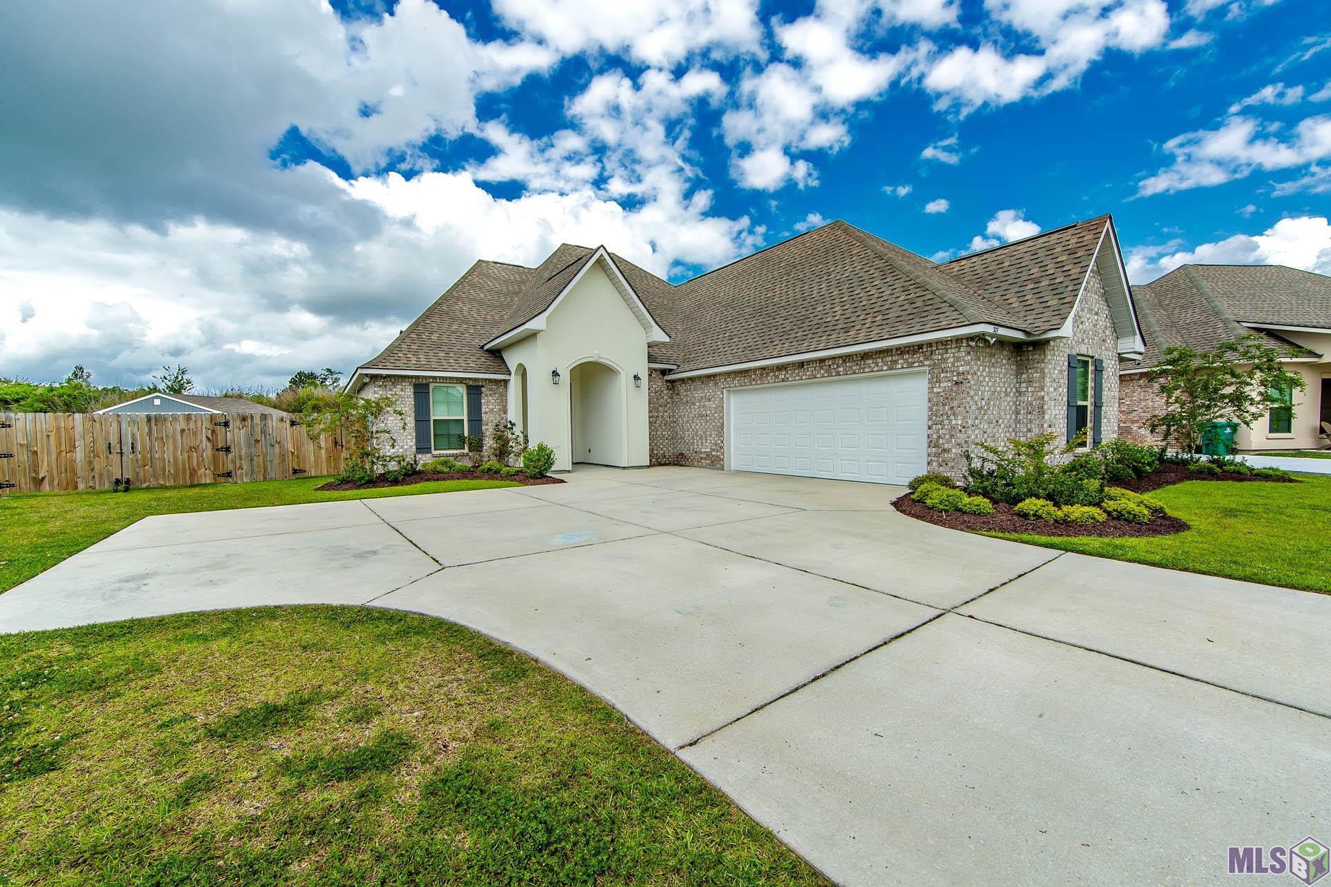 327 Modesto Drive Houma, LA 70364 - Photo 2 of 19