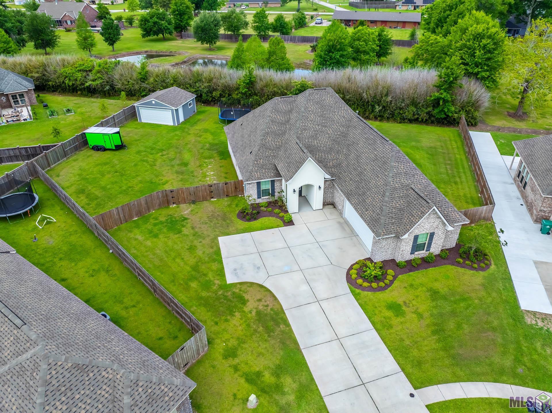 327 Modesto Drive Houma, LA 70364 - Photo 3 of 19