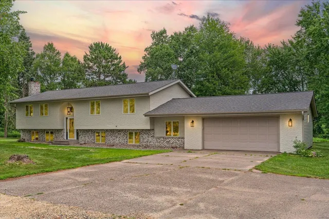$565,000 | 1735 US Highway 63, New Richmond, WI 54017