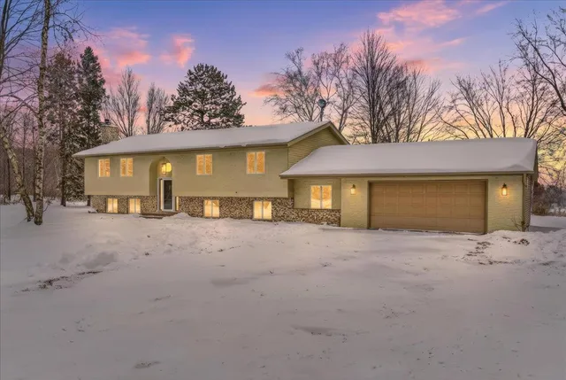 $565,000 | 1735 US Highway 63, New Richmond, WI 54017