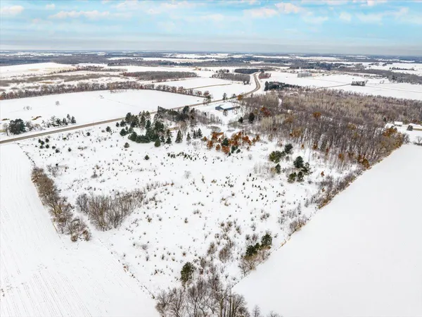 $550,000 | 1735 US Highway 63, New Richmond, WI 54017
