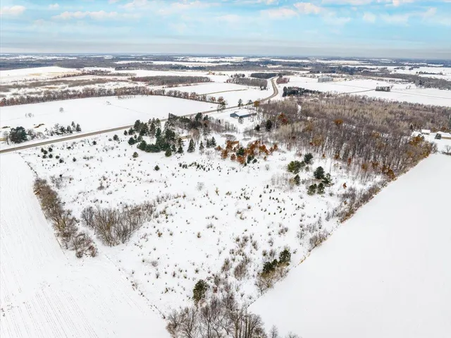 $565,000 | 1735 US Highway 63, New Richmond, WI 54017