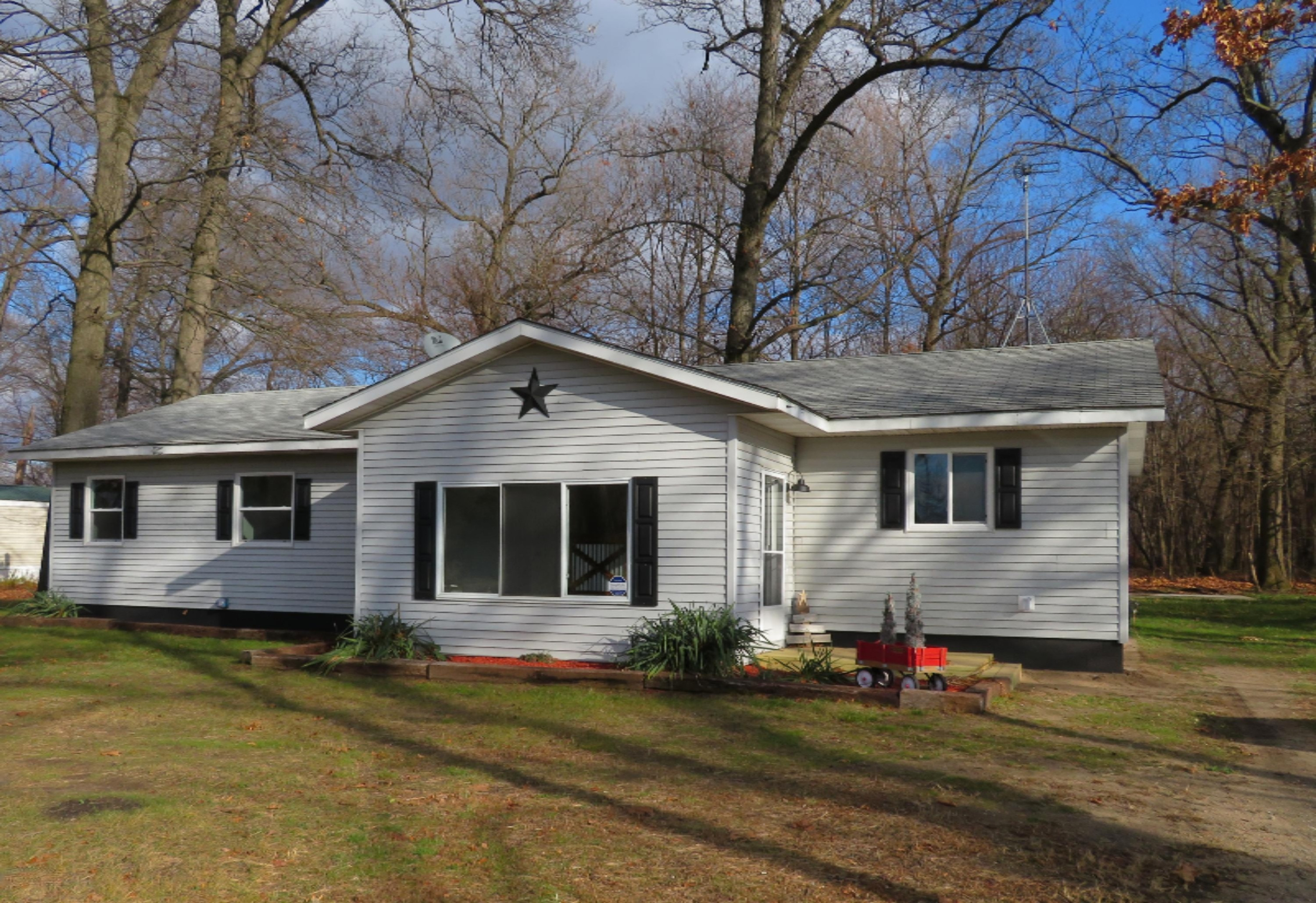 69505 Thomas Road White Pigeon, MI 49099 - Photo 1 of 31 Front