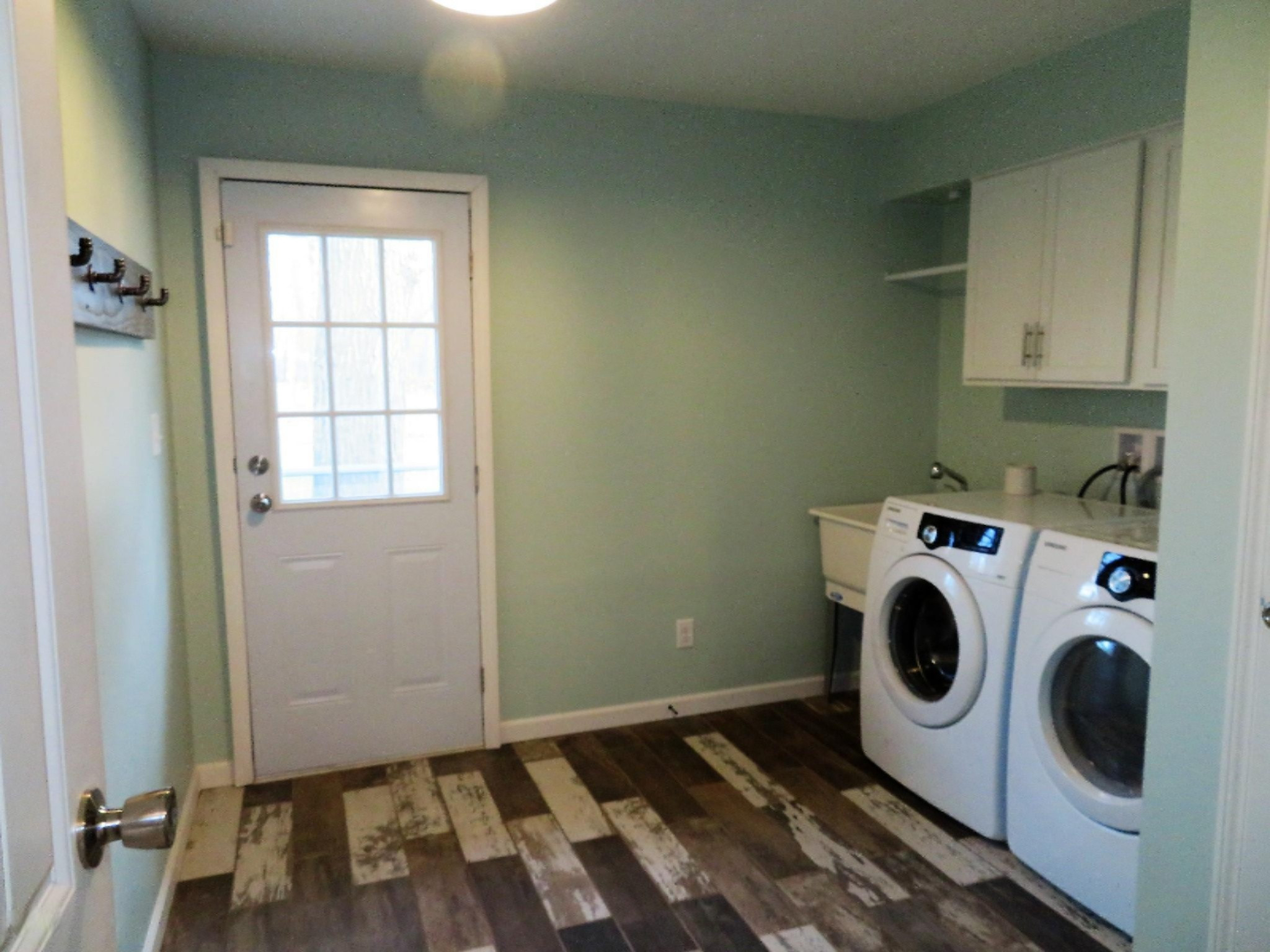 69505 Thomas Road White Pigeon, MI 49099 - Photo 23 of 31 Laundry Room