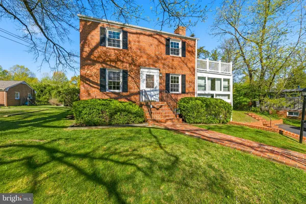 $830,000 | 5216 Clifton Street, Alexandria, VA 22312