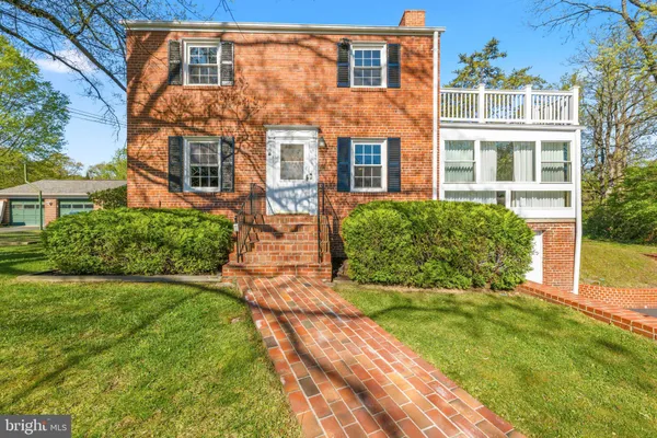 $830,000 | 5216 Clifton Street, Alexandria, VA 22312
