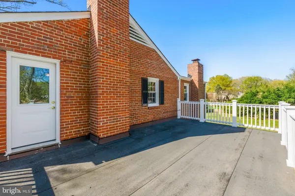 $830,000 | 5216 Clifton Street, Alexandria, VA 22312